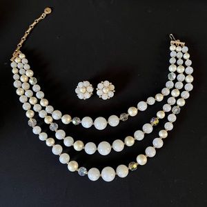 Vintage Lisner Necklace And earrings Lisner Necklace & Earring Set